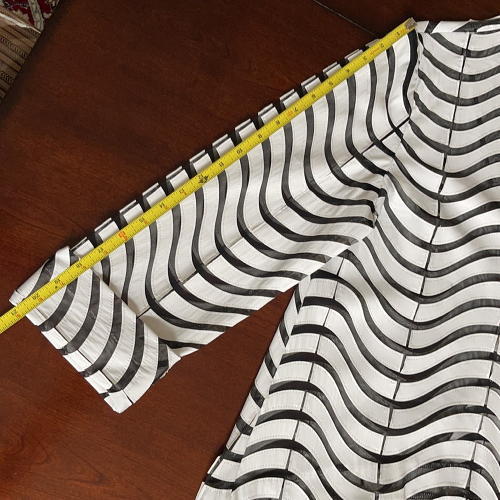 IC Collection
One Button Jacket - Picture 6 of 11